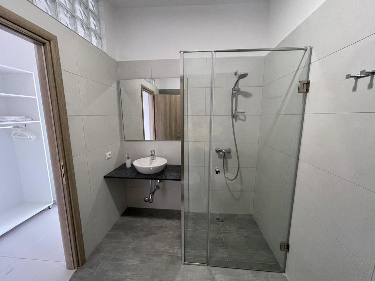 Kristina Bellavista Rooms Sarandë 外观 照片